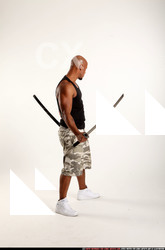 2015 09 RON KATANA POSE1 05 B