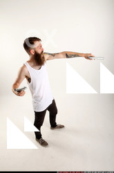 2015 11 OSCAR DUAL PISTOLS POSE2 06 A