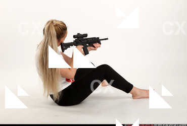 2015 12 KAYA SMG POSE2 04 B