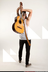 2016 02 OSCAR GUITAR SMASH 04 B