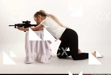 2016 02 KAYA SMG POSE3 02 B