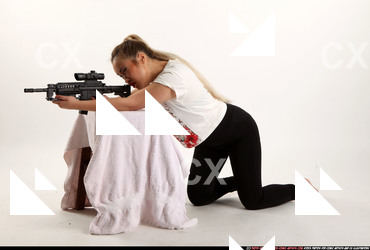 2016 02 KAYA SMG POSE3 01 B