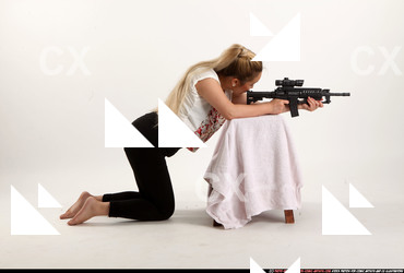 2016 02 KAYA SMG POSE3 06 B