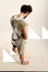 2016 03 WOLFF MEDIEVAL SWORD POSE1 GUARDING 05 A