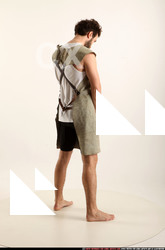 2016 03 WOLFF MEDIEVAL SWORD POSE1 GUARDING 05 B