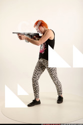 2016 04 ZORA TOMMYGUN POSE1 01 B