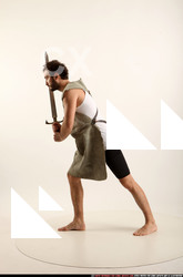 2016 04 WOLFF MEDIEVAL SWORD POSE2 02 B