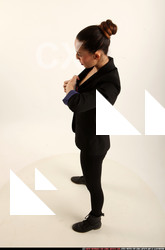 2016 05 JADE PISTOL POSE3 UNSHEATHING 02 A