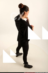 2016 05 JADE PISTOL POSE3 UNSHEATHING 05 A