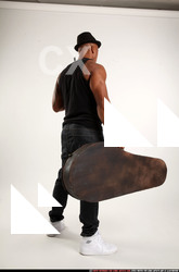 2016 05 RON TOMMYGUN POSE3 05 C