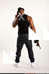 2016 06 RON TOMMYGUN POSE4 04 B