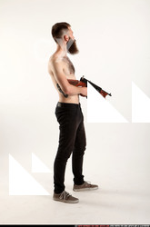 2016 08 OSCAR STANDING TOMMYGUN GUARDING 05 B