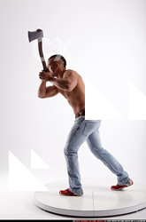 2016 11 REGELIO AXE SMASH POSE 02 B