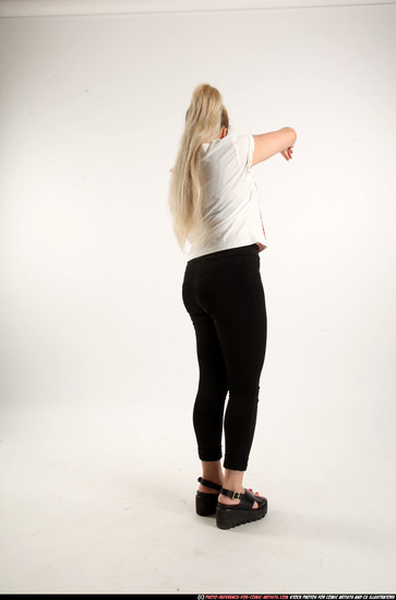 Woman Young Average Daily activities Standing poses Casual Asian