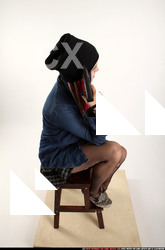 2017 01 DOLORES SITTING PISTOL POSE 06 A