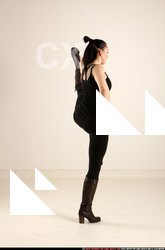 2017 03 CLAUDIA STRETCH POSE1 LEG 05