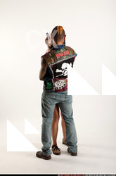 2017 04 COUPLE5 PISTOLS POSE4 CROSS SHOOTING 02