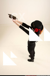 2017 06 VICTORIA STEAMPUNK PISTOL AIMING 02