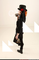 2017 07 VICTORIA STEAMPUNK PHONE POSE2 02 A