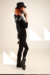 2017 07 VICTORIA STEAMPUNK PHONE POSE2 05 C