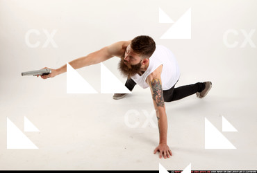 2017 09 OSCAR PISTOL AIMING 01 A