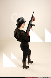 2017 11 CLAUDIA STEAMPUNK TOMMYGUN NEUTRAL POSE 05 A