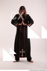 01 2019 01 JAKUB PRAYING POSE