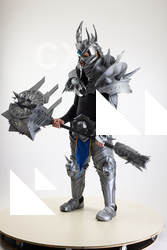 Yelvik Cosplay Lich King Fighting Pose With Mace 02
