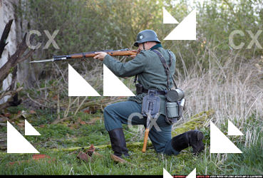ww2-infantry-kneeling-rifle