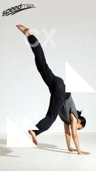 smax-angelica-dance-small-handstand