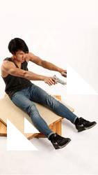keiji-sitting-back-dual-guns-pose2