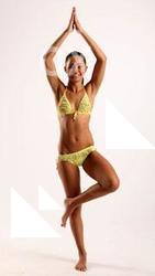 katerinerine-bikini-yoga-pose10