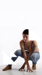 billie-kneeling-spider-pose