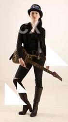 claudia-steampunk-guitar-pose
