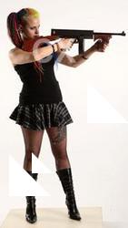 dolores-tommygun-aiming