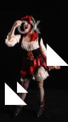 DARINA STAANDING POSE WITH APPLE