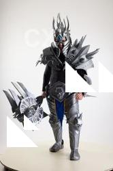 Yelvik_Cosplay_Lich_King_With_Mace
