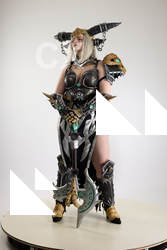 Cori Cosplay Sindragossa Pose With Axe
