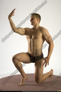 DIUSEPPE POSE3 0003.jpg