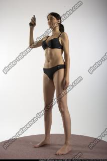 Keira-revolver-hold2