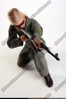 KNEELING AIMING AK47 FEMALE 04.jpg