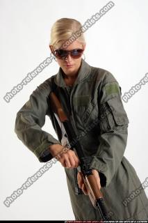 IVA ARMY RELOADING AK FEMALE 03.jpg