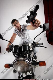 ROSTISLAV-SHOOTING-FRONT-UZI2