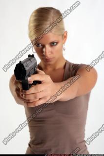 Iva aiming pistol female