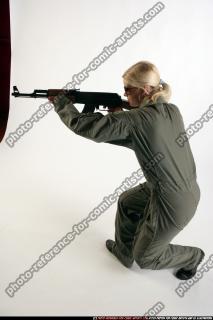 ARMY IVA SNEAKING AK FEMALE 02.jpg
