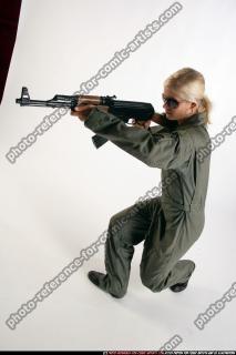 AMRY SOLDIER SNEAKING AK FEMALE 03.jpg