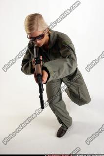 AMRY SOLDIER SNEAKING AK FEMALE 00.jpg