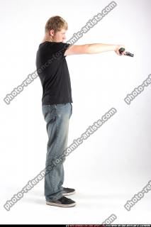 JANISONE-THREATEN-PISTOL