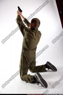 SOLDIER KNEELING SHOOTING UP PISTOL 05 B.jpg