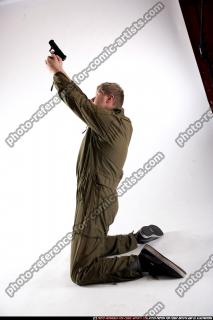 SOLDIER KNEELING SHOOTING UP PISTOL 06 B.jpg